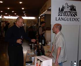 Ivo Dvořák na Libereckých dnech vína 2007 vybírá La Raphaelle 2006 z vinic Domaine de Nidolères mezi 10 nejlepších vín